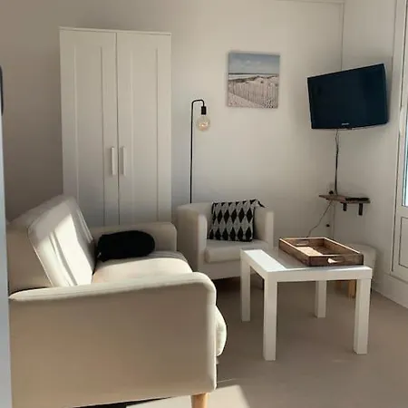 Face Acces Direct A La アパート *